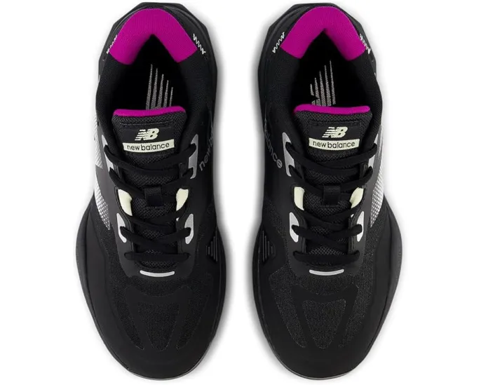 Теннисные кроссовки FuelCell 796V4 с энергоотдачей от New Balance