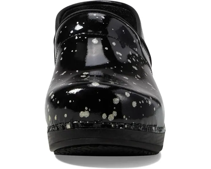 Клоги Misfit с водонепроницаемым верхом и закрытой спинкой Sanita