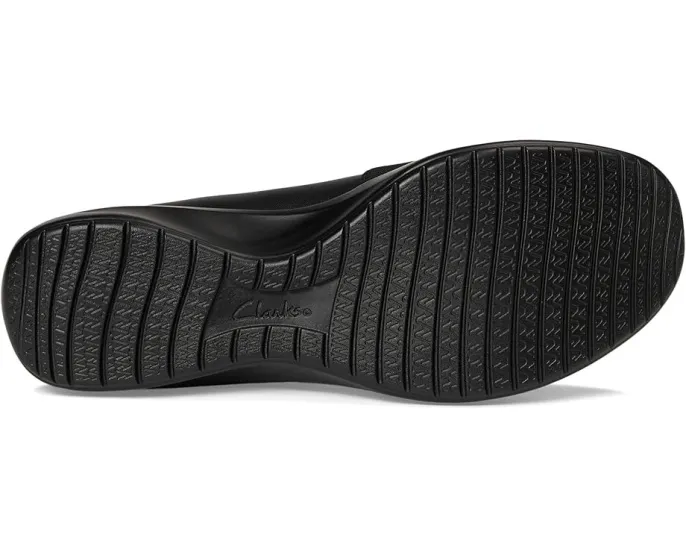 Офисные слипоны Clarks Kaetlyn Rhea с эластичной вставкой и стелькой Ultimate Comfort