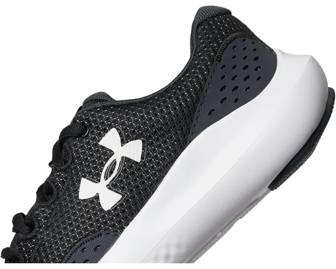 Детские кроссовки Under Armour Surge 4 для активных игр с резиновой подошвой