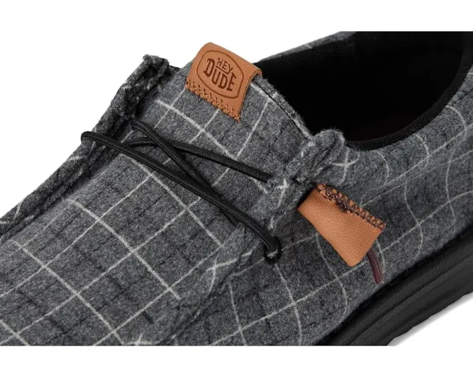 Кроссовки Hey Dude Wally Plaid Corduroy на липучке с эластичными шнурками и памятью формы