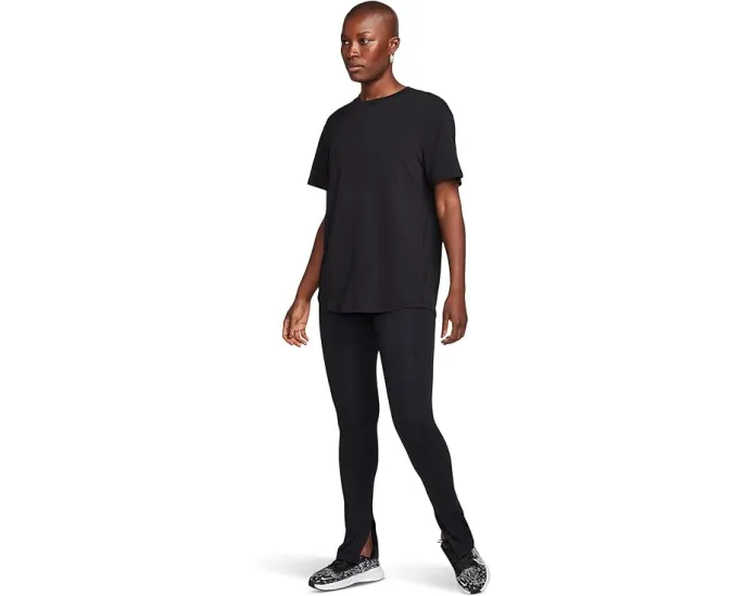 Футболка Nike One Relaxed с коротким рукавом и технологией Dri-FIT