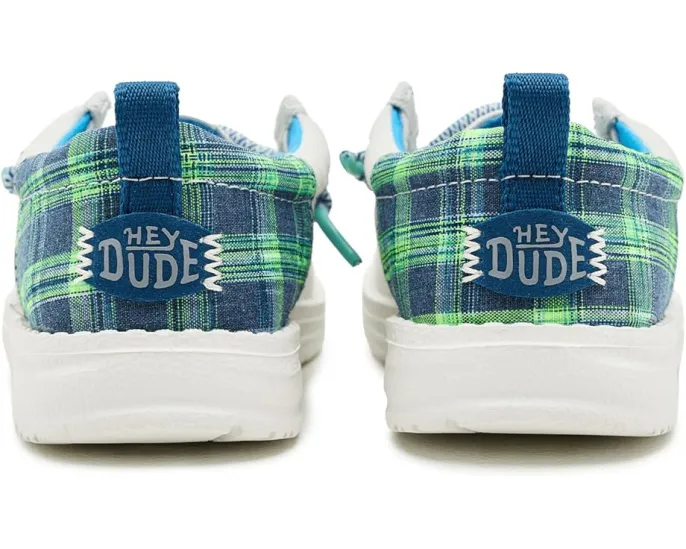 Детские слипоны Hey Dude Kids Wally Funk Prep Plaid с клетчатым верхом и мягкой стелькой