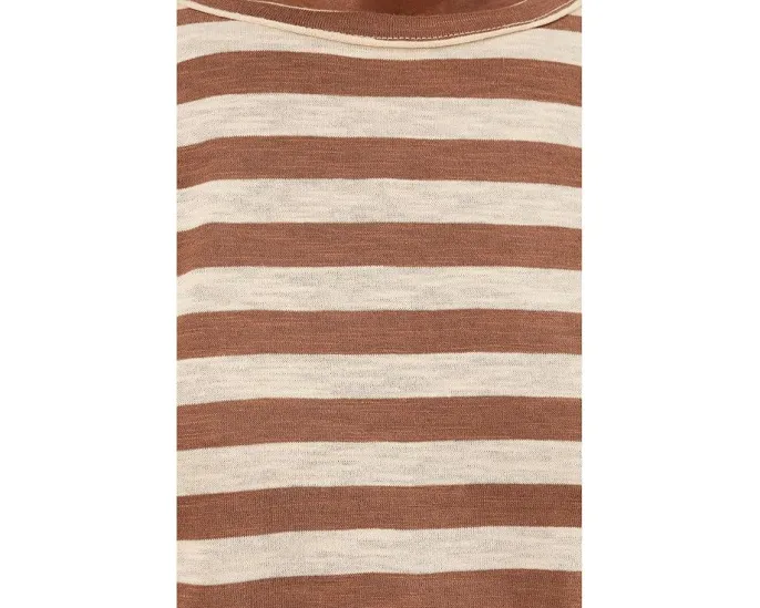 Футболка Free People Nora Tee с кружевными вставками и карманом в расслабленном стиле