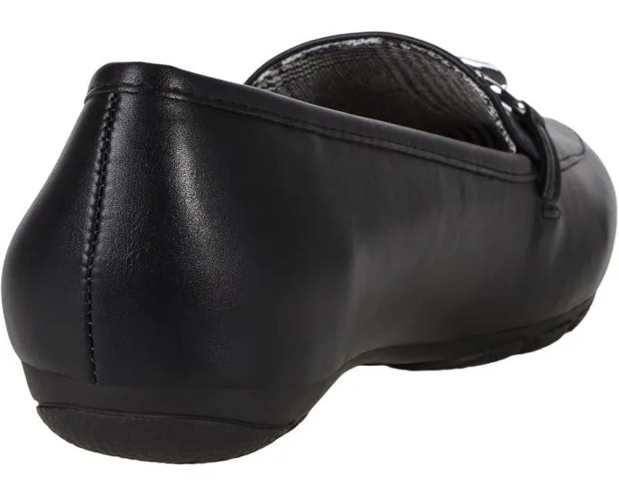 Лоферы Cliffs by White Mountain Glowing с металлической пряжкой и стелькой с амортизацией