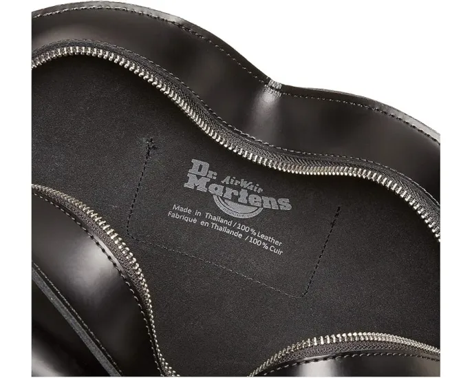 Рюкзак Dr. Martens в форме сердца из кожи с серебристой фурнитурой