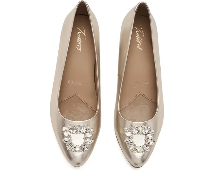 Лодочки Kate Bridal от Trotters с брошью и каблуком-рюмочкой
