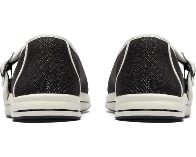 Балетки Breeze Janey от Clarks с регулируемой пряжкой и стелькой Cloudsteppers