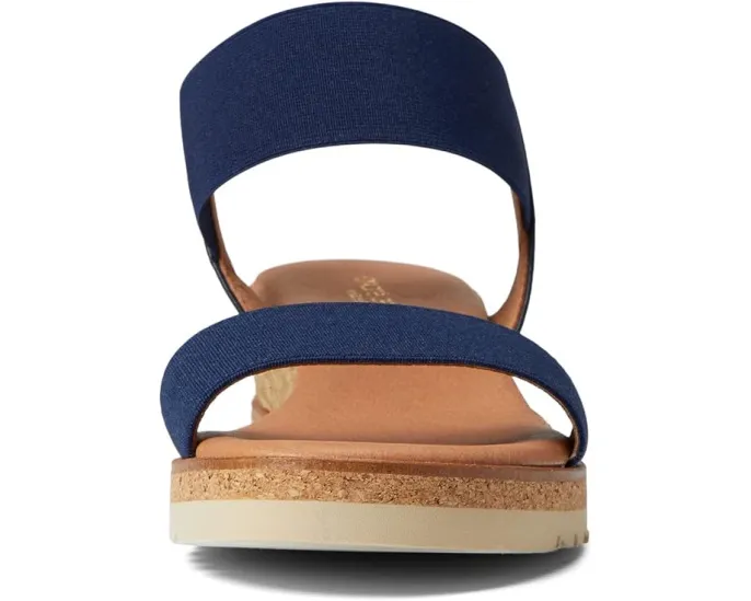 Туфли-лодочки Andre Assous Neveah на танкетке с открытым носком