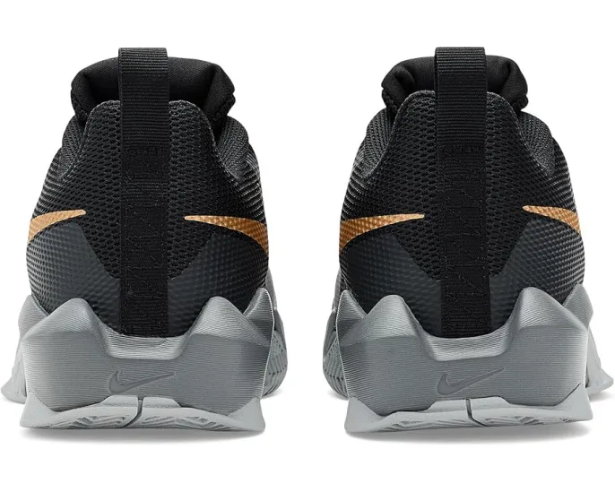 Баскетбольные кроссовки Nike S.T Dynamite с цепкой подошвой