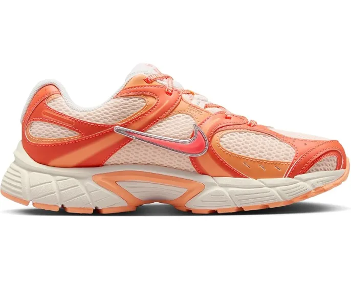 Кроссовки Nike V5 RNR с объемной пеной и ретро дизайном в стиле Y2K