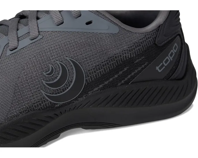Легкие кроссовки Topo Athletic Fli-Lyte 6 с мидсолем ZipFoam и анатомическим мыском