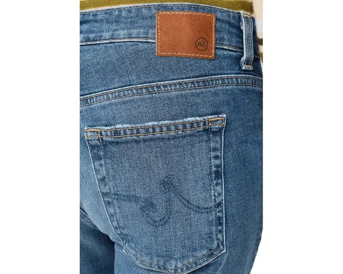 Джинсы Sandra Low Rise Slim Straight с низкой посадкой и прямым кроем в цвете 10 Years Illiad от AG Jeans