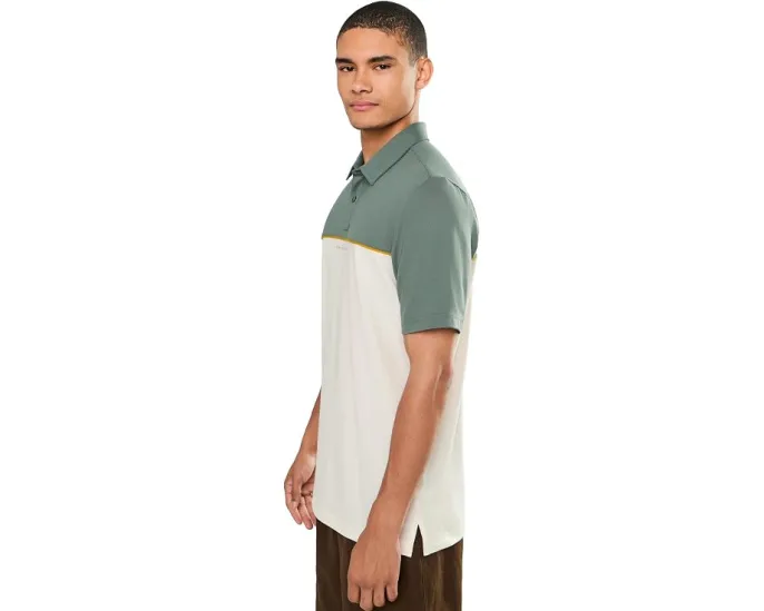 Поло Featherweight Color-Block TravisMathew с контрастной отделкой