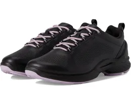 Женские кроссовки ECCO BIOM FJUEL Zephyr с технологией FLUIDFORM и перфорированной кожей