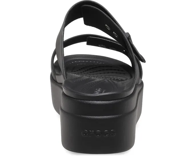 Сандалии Crocs Brooklyn Buckle Low Wedge с платформой и пеной LiteRide