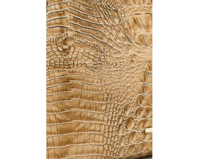 Вместительная сумка Denise для ноутбука до 14 дюймов с ножками на дне Brahmin