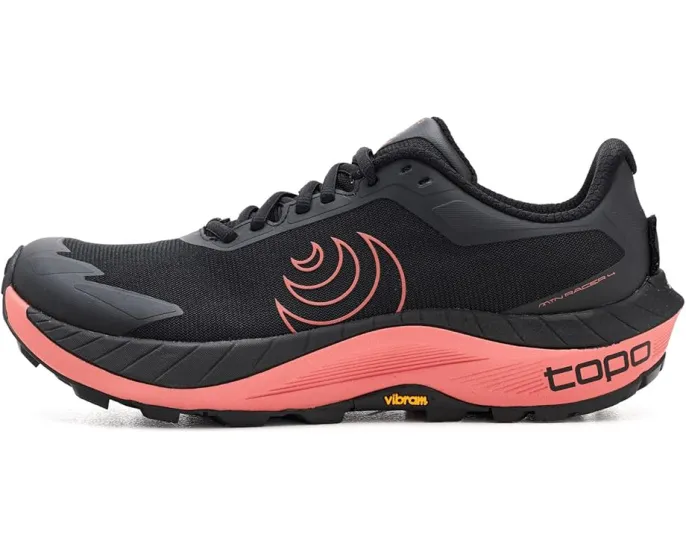 Трейловые кроссовки Topo Athletic MTN Racer 4 с системой гетр и подошвой Vibram Megagrip