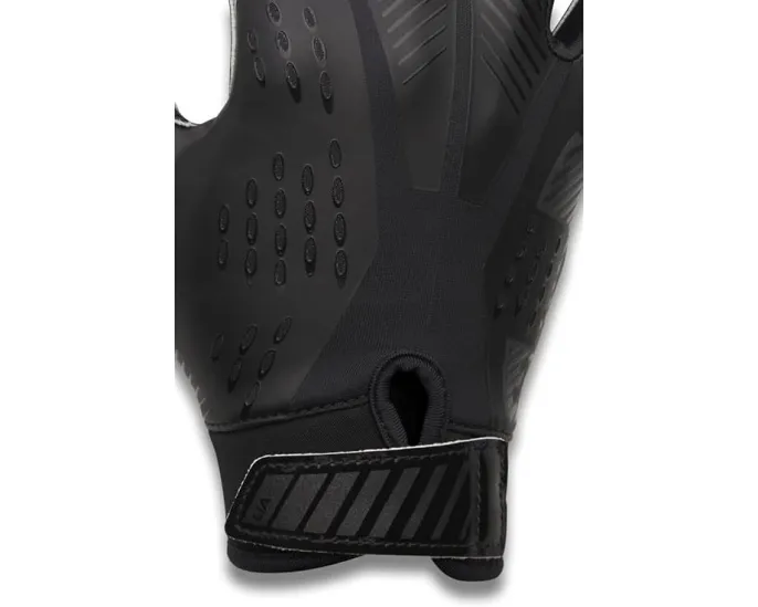 Детские футбольные перчатки Under Armour Blur с липкой ладонью