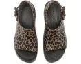 Сандалии-слайды Crocs Dylan Platform с металлическими заклепками