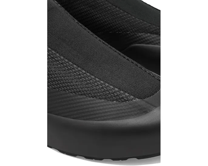 Треккинговые ботинки Arc'teryx Kragg с мембраной GORE-TEX и подошвой Vibram