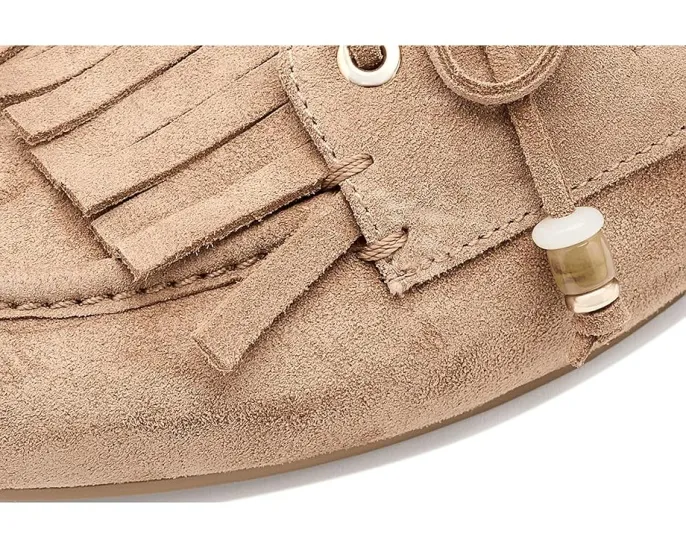 Мюли Stuart Weitzman Majorca Tinsley с круглым носком и бахромой