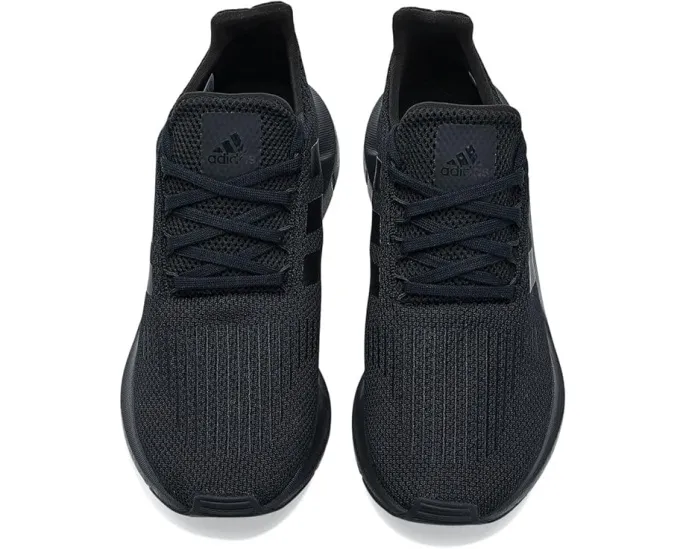 Беговые кроссовки Adidas Swift Run с текстильным верхом