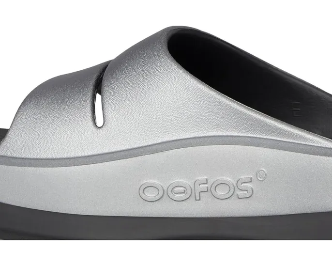 Сланцы OOFOS OOmega OOahh Slide с технологией OOfoam