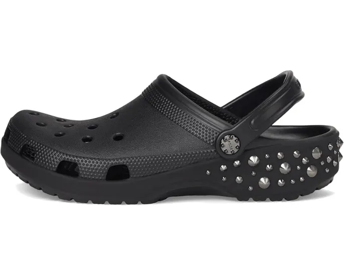 Классические кроксы Crocs с декором в виде шипов