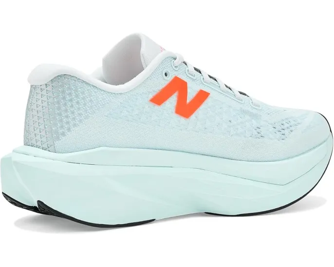 Беговые кроссовки New Balance FuelCell SuperComp Trainer v3 с карбоновой пластиной