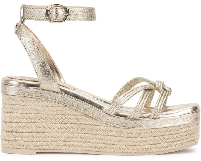 Босоножки Loressa на платформе от Vince Camuto