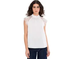 Блуза Vince Camuto с высоким воротником и кружевными вставками на рукавах