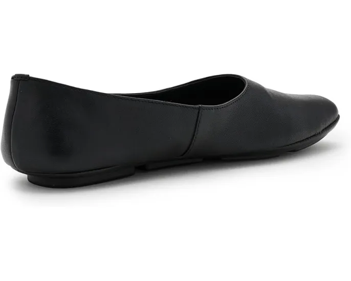 Балетки Catisha с круглым носком и резиновой подошвой Vince Camuto