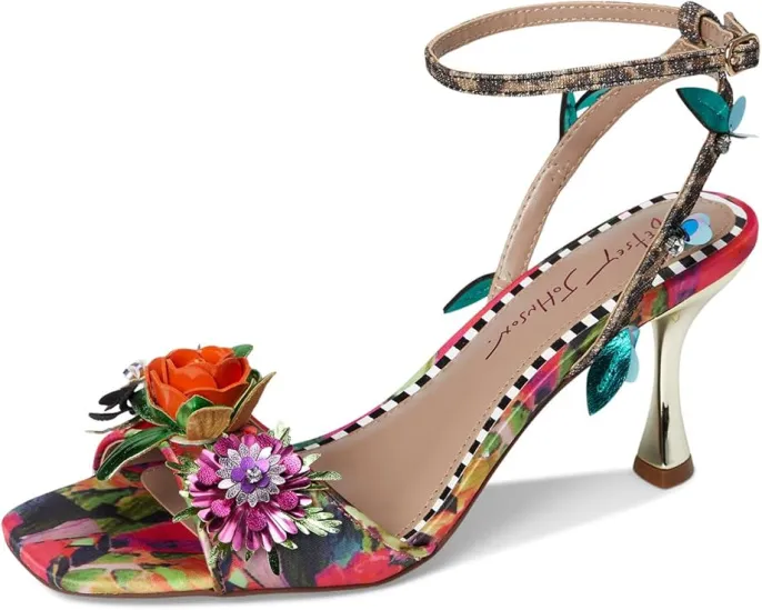 Босоножки Blue by Betsey Johnson Karra на каблуке с цветочным декором