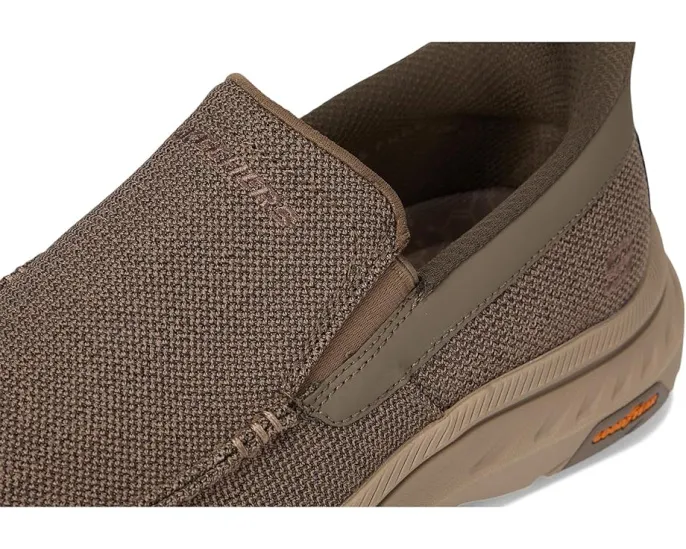 Кроссовки SKECHERS Pollard Wilfred с технологией Hands Free Slip ins и Memory Foam