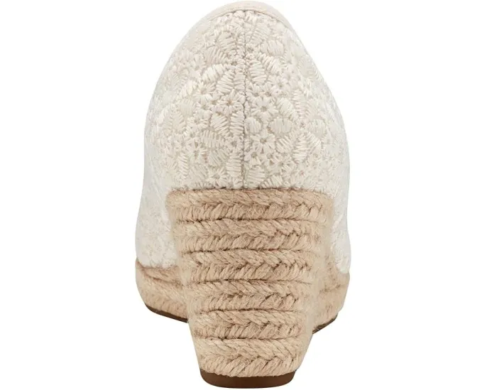 Туфли-эспадрильи Bandolino Nuri на танкетке с открытым мысом