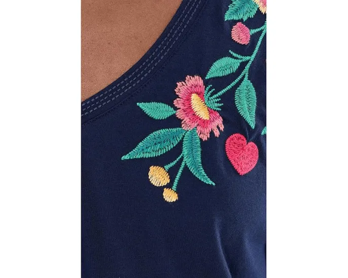 Футболка Johnny Was с V-вырезом и рукавом 3/4 Ziviana с трапунто вышивкой