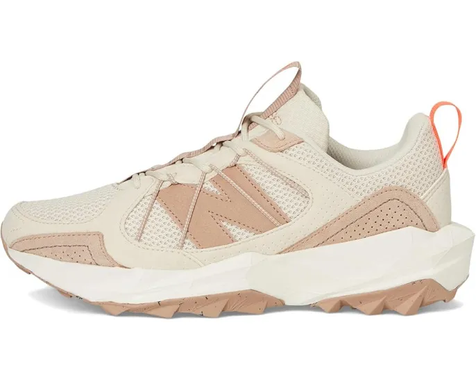 Кроссовки New Balance Tektrel с цветными блоками и петлями для удобства