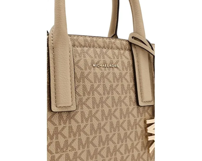 Маленькая сумка кроссбоди Laila от MICHAEL Michael Kors с двумя ручками и съемным ремнем