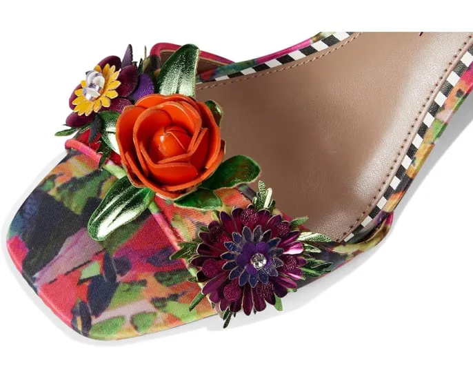 Босоножки Blue by Betsey Johnson Karra на каблуке с цветочным декором