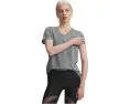 Under Armour футболка Tech Short Sleeve V-Neck Twist с V-образным вырезом и короткими рукавами