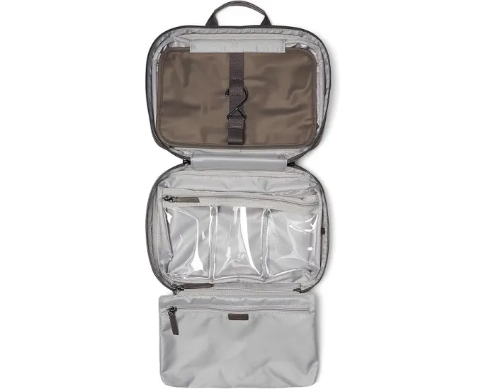 Дорожная косметичка Tumi Madeline с прозрачными карманами и крючком