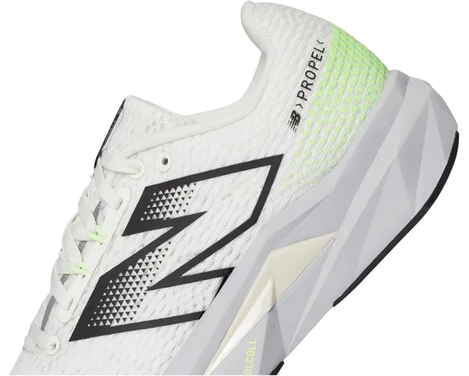 Повседневные тренировочные кроссовки New Balance FuelCell Propel v5 с TPU пластиной