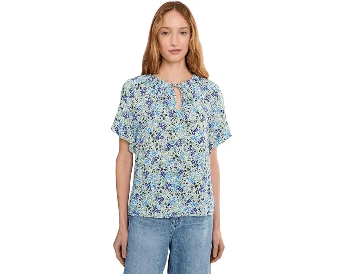 Топ CeCe с коротким рукавом и застежкой у горловины