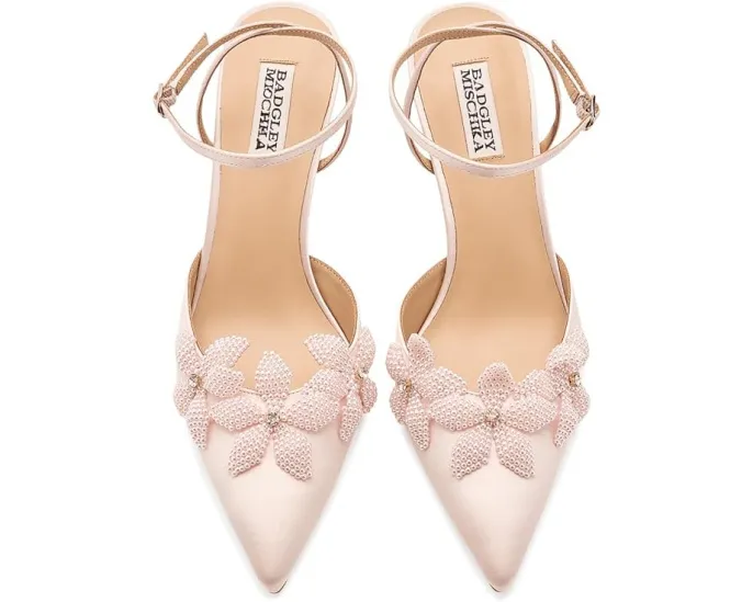 Туфли-лодочки Badgley Mischka Whitman с острым носком и жемчужным цветком на тонком каблуке
