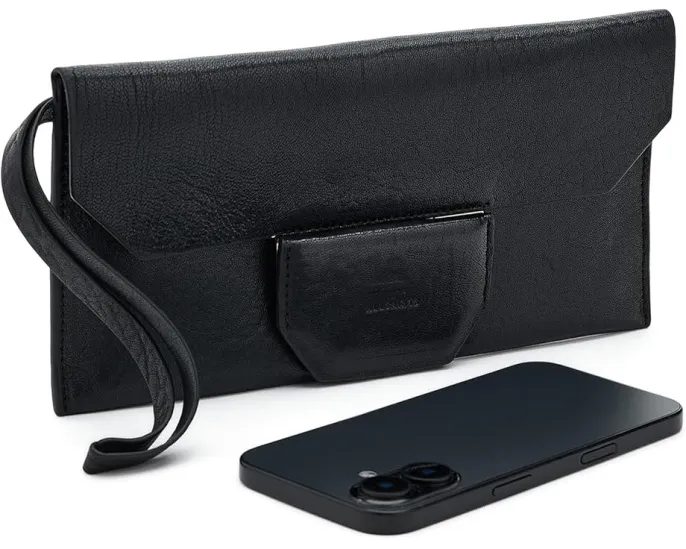 Косметичка Ursa Grain Pouch из зернёной кожи с ремешком от AllSaints