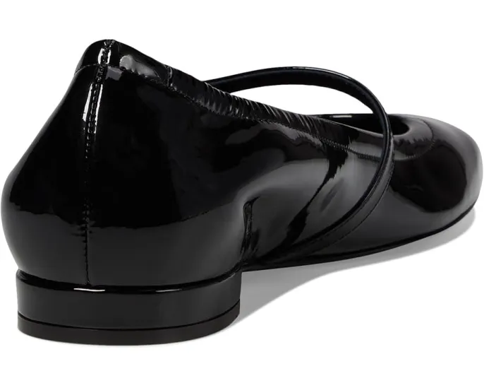 Балетки Stuart Weitzman Claris с круглым носком и стразами на ремешке