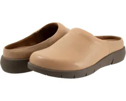 Мокасины SoftWalk Andria с эластичными вставками и круглым носком