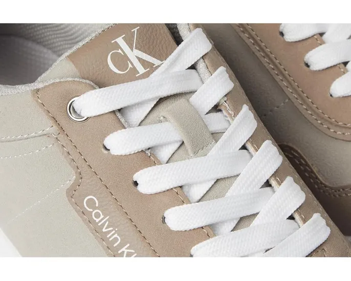 Кроссовки Calvin Klein Adryen с искусственным замшем и амортизирующей стелькой