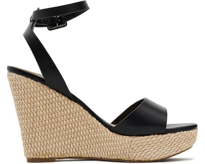 Босоножки Nine West Hanlow на танкетке черные